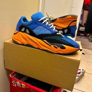 YEEZY 700 BOOST “BRIGHT BLUE”